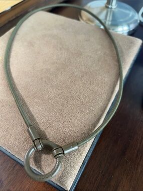 La Loop sport Khaki Green “new” stretch eyewear necklace